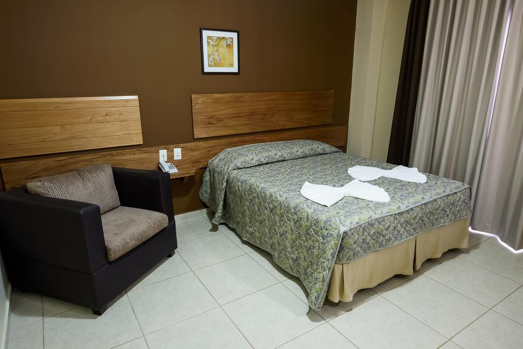 Prisma Plaza Hotel Taubaté Kamer foto